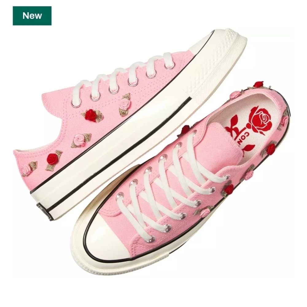 NWOB Converse Chuck 70 Oxford Low Top Shoes Size 7Valentines Day Rose Hearts Pin